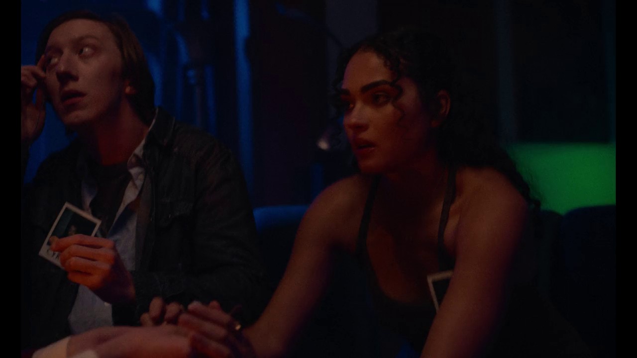 It's What's Inside (2024) NF WEB-DL Hindi + English 720p x264 AVC HE-AAC 5.1 ESub.mkv.0004